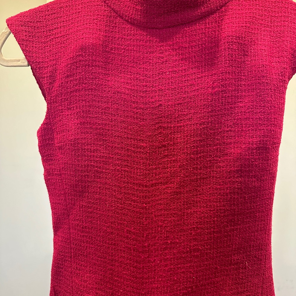 Chanel Raspberry Boucle Sleeveless 2 piece pant set - Picture 9 of 10